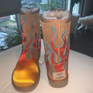 NEW UGG X Jeremy Scott Flame Boots size 7